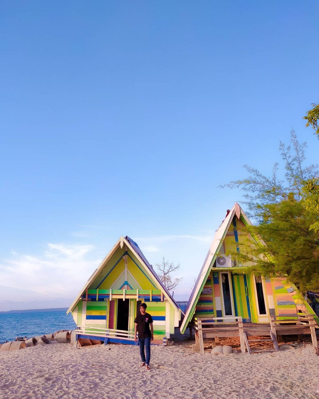 Pesona Pantai Sembilan Pesona Pantai Sembilan